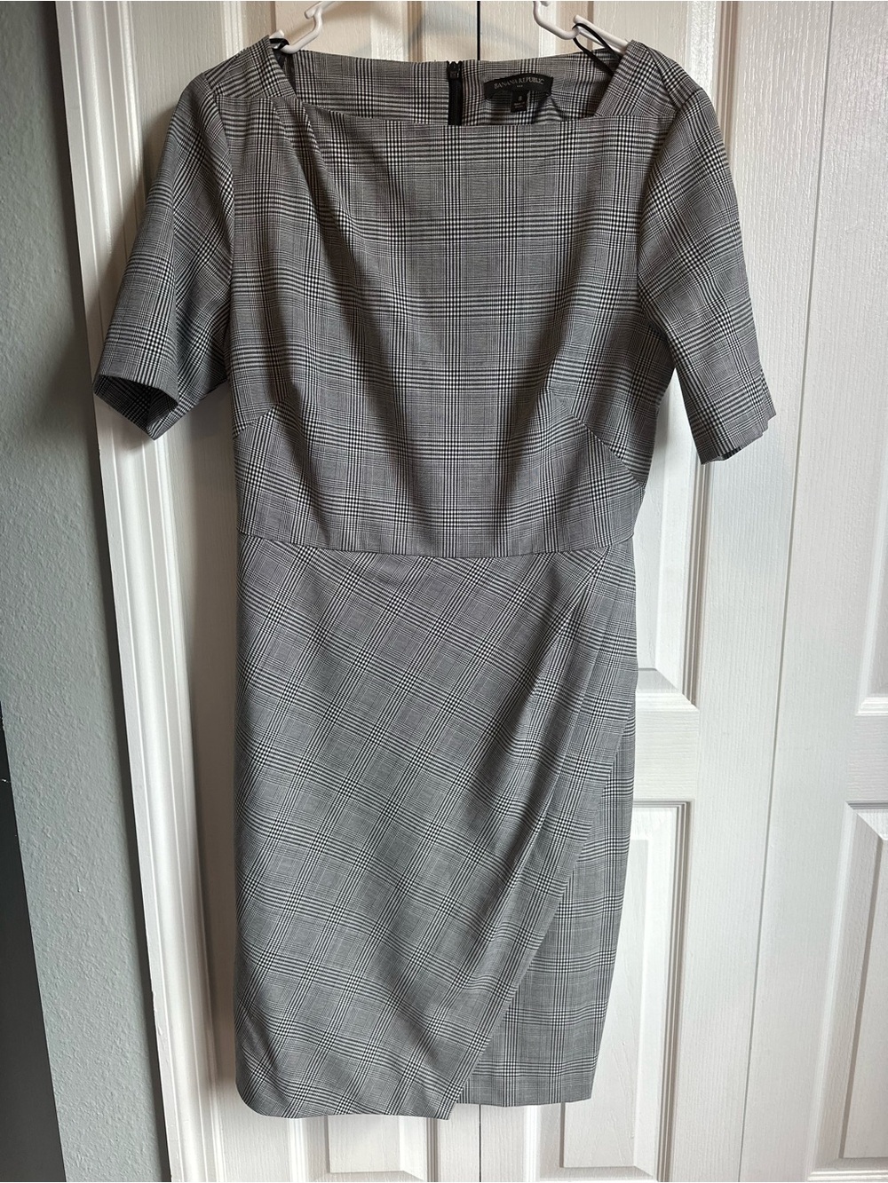 Banana Republic Gray Plaid Midi Sheath Dress